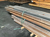 Partij diverse douglas redcedar planken lengte 250-400 cm. - afbeelding 2 van  7