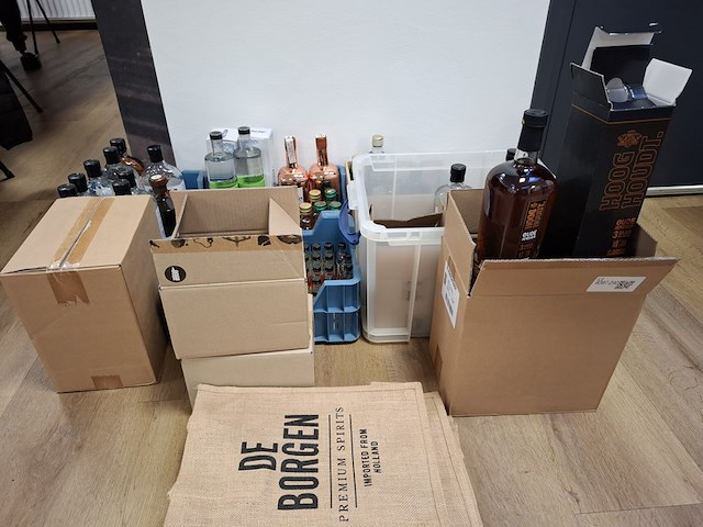 Partij diverse dranken 'hooghoudt' - afbeelding 1 van  18