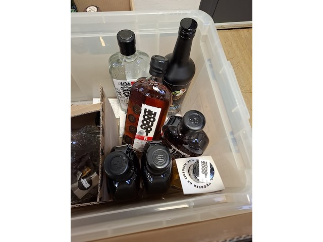 Partij diverse dranken 'hooghoudt' - afbeelding 13 van  18