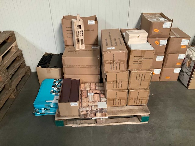 Partij diverse drankverpakkingen - afbeelding 1 van  6