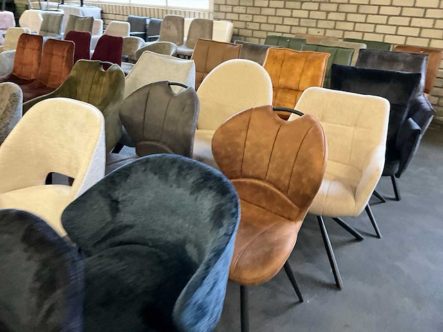 Partij diverse eetkamerstoelen (30x) - afbeelding 16 van  18