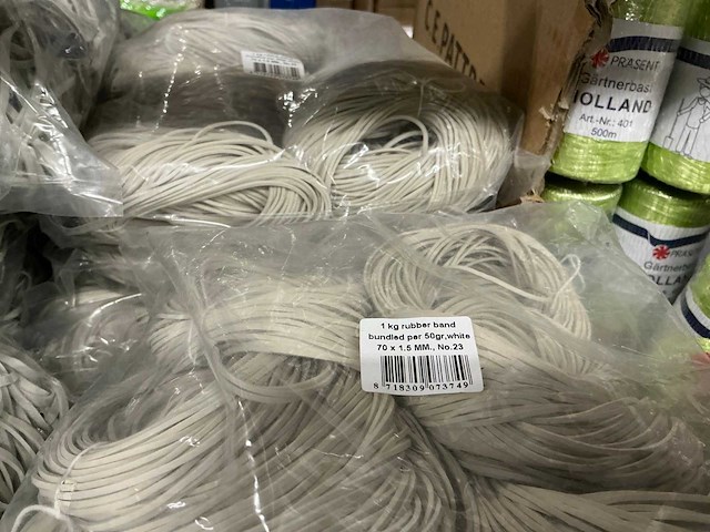 Partij diverse elastieken/gartnerbast/nietjes/etc (118x) - afbeelding 5 van  12