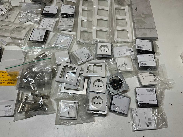 Partij diverse elektratoebehoren - afbeelding 3 van  11