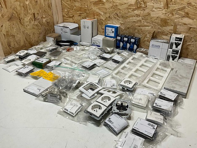 Partij diverse elektratoebehoren - afbeelding 4 van  11