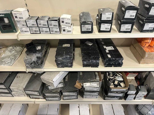 Partij diverse elektriciteits goederen - afbeelding 21 van  22