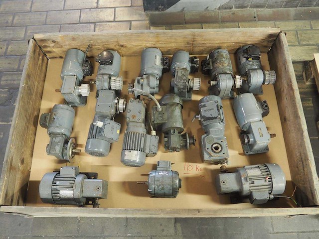 Partij diverse elektromotoren (15x) - afbeelding 1 van  6