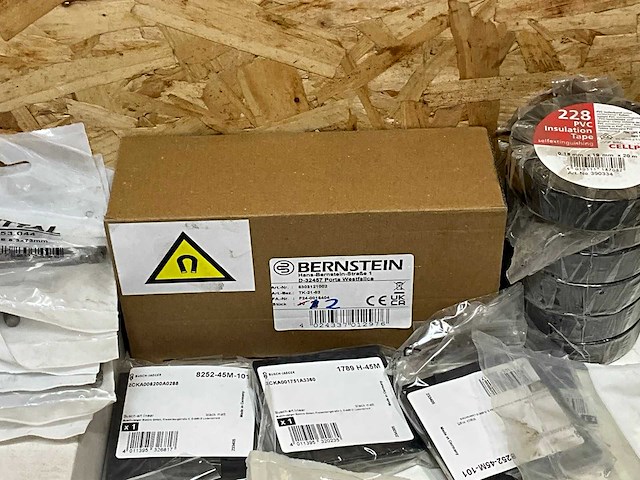 Partij diverse elektrotoebehoren - afbeelding 2 van  19