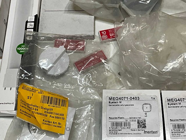 Partij diverse elektrotoebehoren - afbeelding 4 van  19