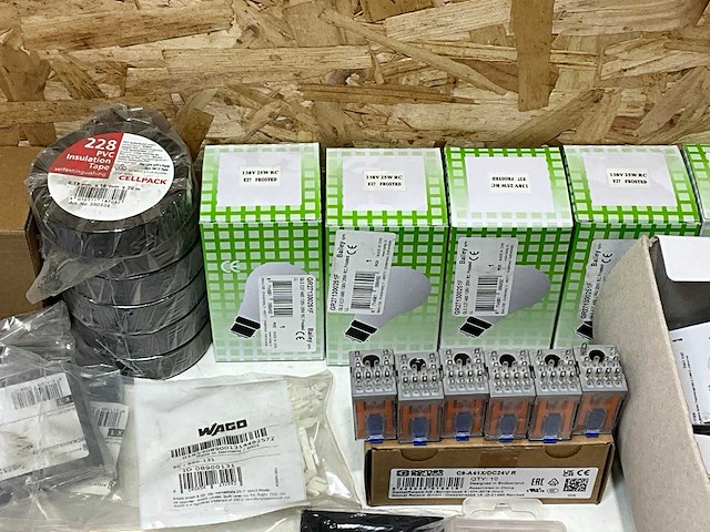 Partij diverse elektrotoebehoren - afbeelding 11 van  19