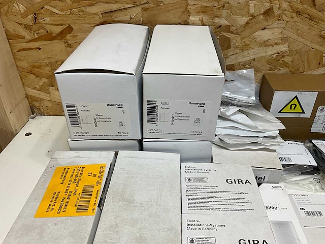 Partij diverse elektrotoebehoren - afbeelding 14 van  19