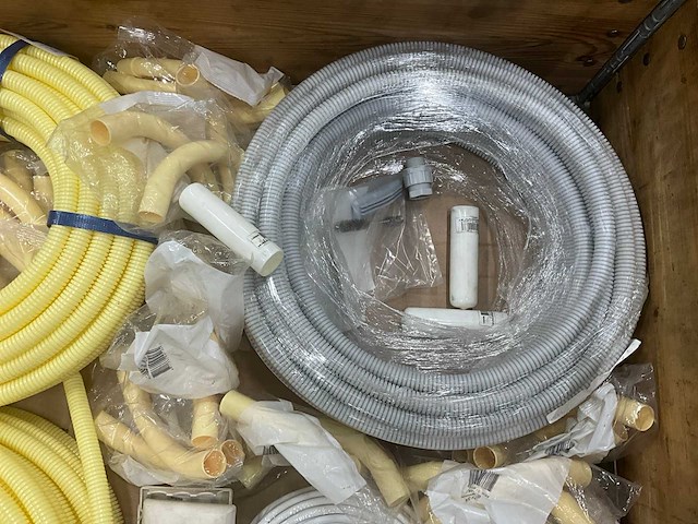 Partij diverse elektrtoebehoren - afbeelding 3 van  9