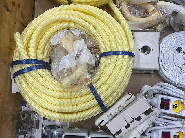 Partij diverse elektrtoebehoren - afbeelding 6 van  9