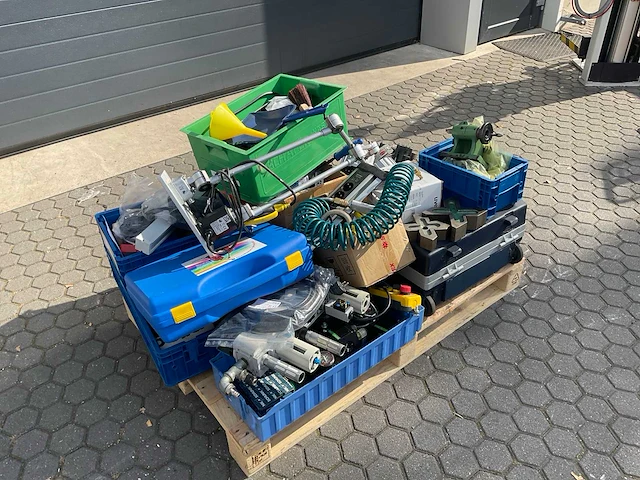 Partij diverse en machineonderdelen - afbeelding 3 van  10