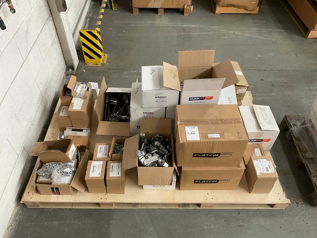 Partij diverse esdec bevestigingsmaterialen - afbeelding 1 van  6