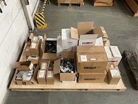 Partij diverse esdec bevestigingsmaterialen - afbeelding 1 van  6