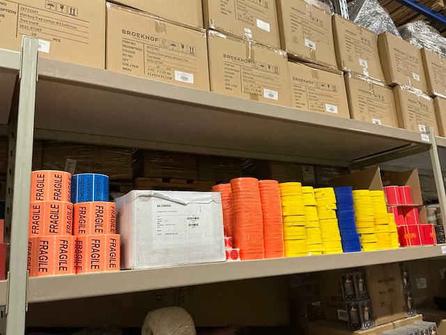 Partij diverse etiketten/tape/sluitzegels (6615x) - afbeelding 1 van  12