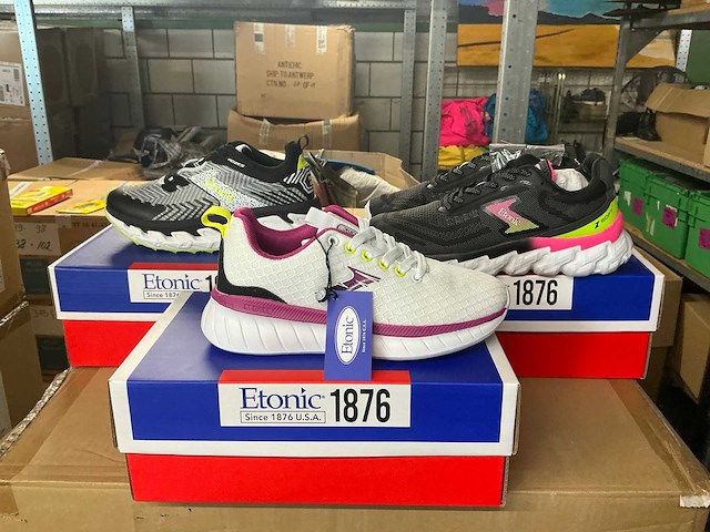 Partij diverse etonic heren en dames sportschoenen (100x) - afbeelding 1 van  10