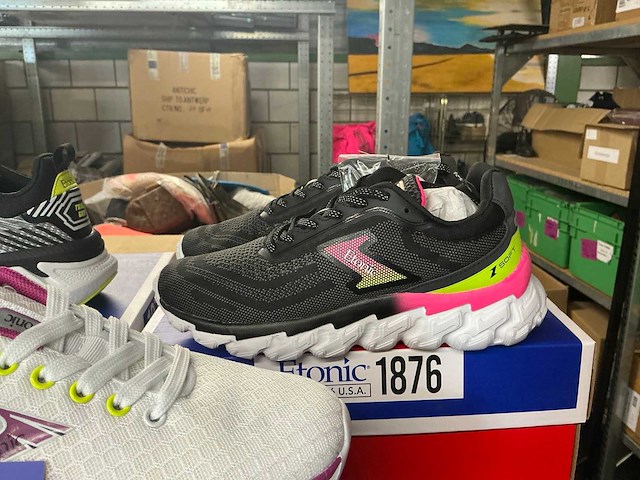 Partij diverse etonic heren en dames sportschoenen (80x) - afbeelding 9 van  14