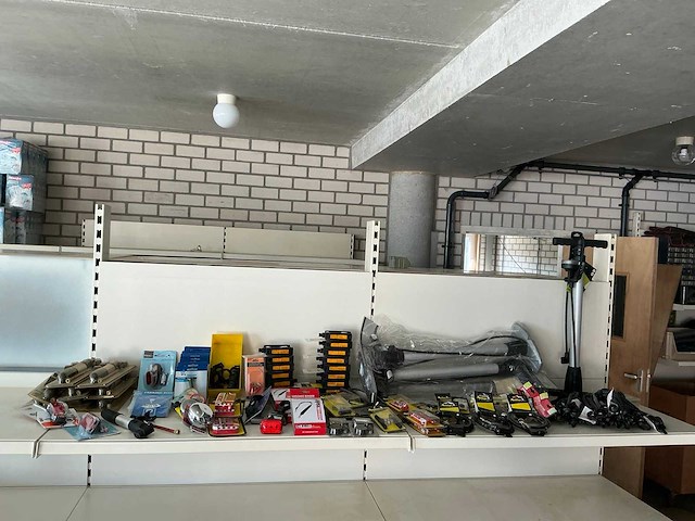 Partij diverse fiets benodigdheden (99x) - afbeelding 1 van  13