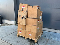 Partij diverse fleetguard filters - afbeelding 1 van  8