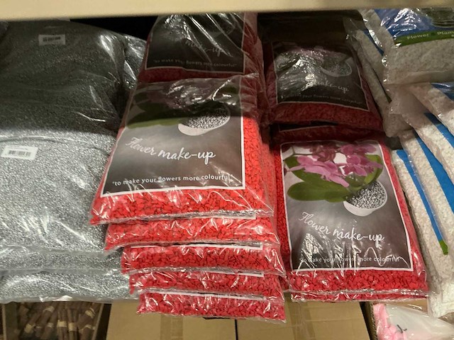 Partij diverse flower make-up / grains (67x) - afbeelding 4 van  7