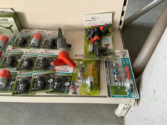 Partij diverse gardena/gloria/etc tuin benodigdheden (231x) - afbeelding 20 van  20