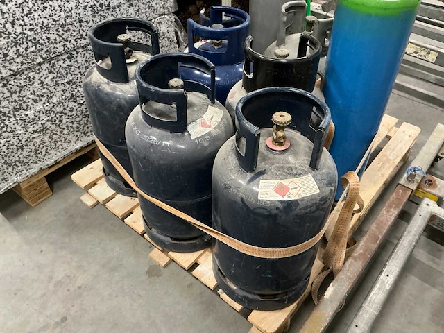 Partij diverse gasflessen (9x) - afbeelding 2 van  3