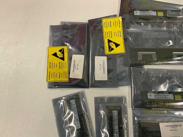 Partij diverse geheugen items (32x) - afbeelding 7 van  17