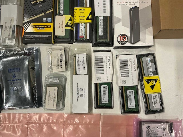 Partij diverse geheugen kaarten/harde schijven/etc (26x) - afbeelding 6 van  8