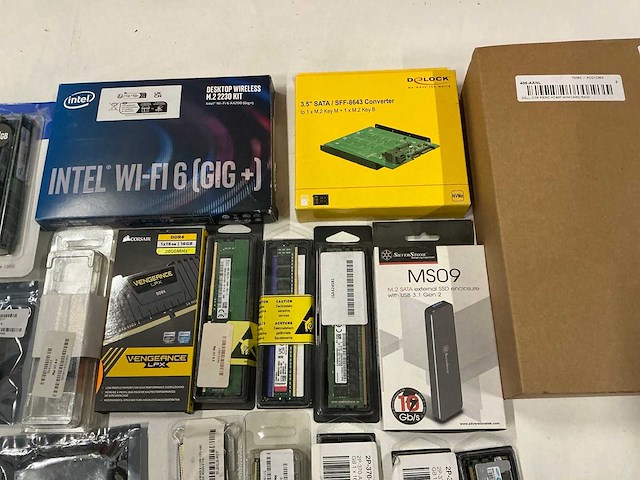 Partij diverse geheugen kaarten/harde schijven/etc (26x) - afbeelding 7 van  8