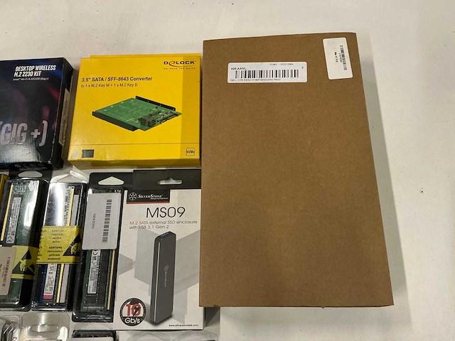 Partij diverse geheugen kaarten/harde schijven/etc (26x) - afbeelding 8 van  8