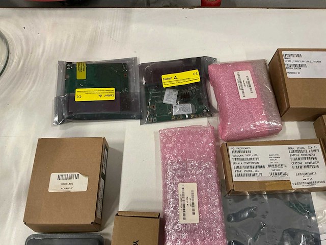 Partij diverse geheugenkaarten/overige ict items (75x) - afbeelding 6 van  13