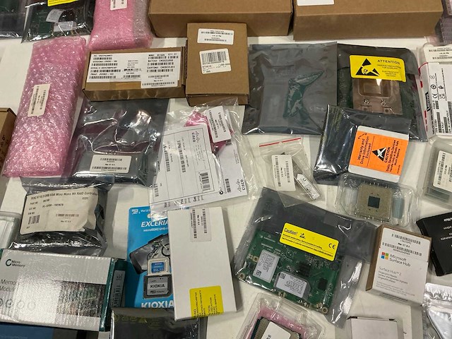 Partij diverse geheugenkaarten/overige ict items (75x) - afbeelding 10 van  13