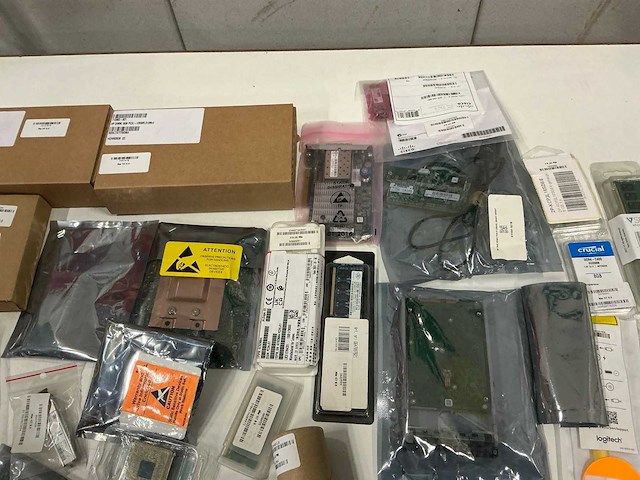 Partij diverse geheugenkaarten/overige ict items (75x) - afbeelding 12 van  13