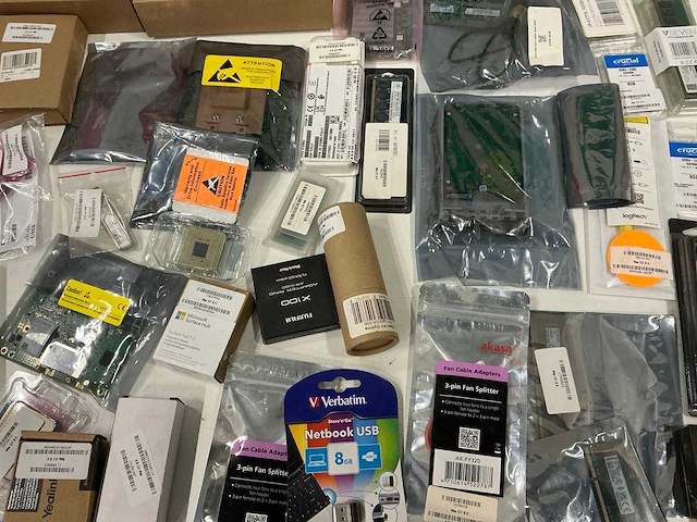 Partij diverse geheugenkaarten/overige ict items (75x) - afbeelding 13 van  13