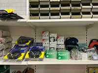 Partij diverse gehoorbescherming/veiligheidsbrillen/mondkappen/etc (50x)