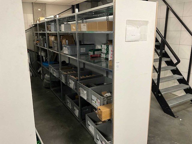 Partij diverse gereedschappen en installatie materialen - afbeelding 1 van  11