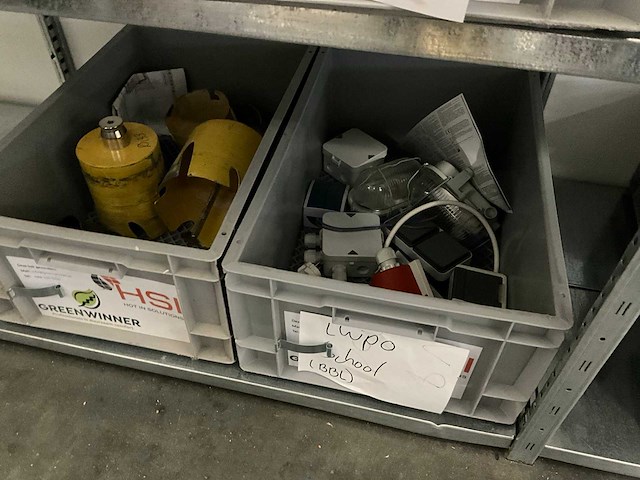 Partij diverse gereedschappen en installatie materialen - afbeelding 6 van  11