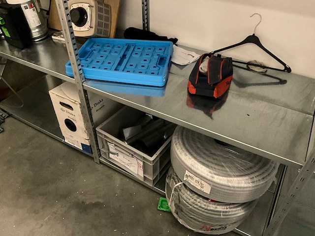 Partij diverse gereedschappen en installatie materialen - afbeelding 10 van  11