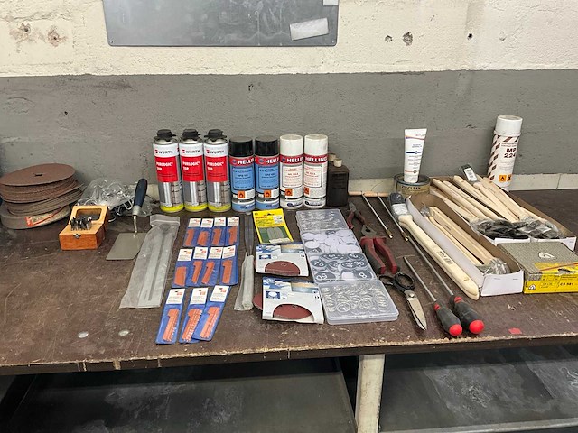 Partij diverse gereedschappen en toebehoren - afbeelding 1 van  5