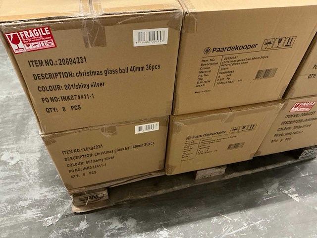Partij diverse glazen kerstballen 40mm 36/tube (96 tubes) - afbeelding 8 van  17