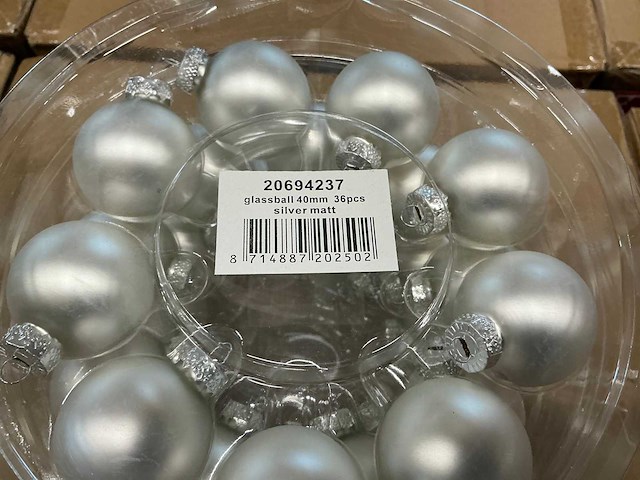 Partij diverse glazen kerstballen 40mm 36/tube (96 tubes) - afbeelding 14 van  17
