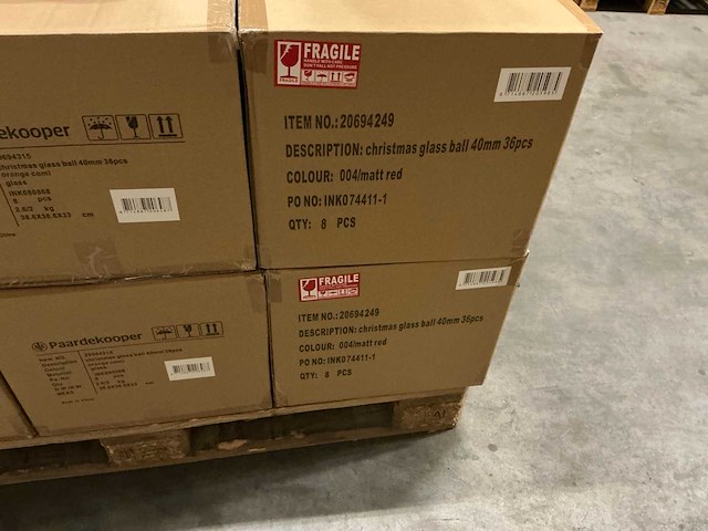 Partij diverse glazen kerstballen 40mm 36/tube (96 tubes) - afbeelding 13 van  16