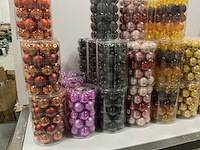 Partij diverse glazen kerstballen 60mm 30/tube (82 tubes) - afbeelding 9 van  14