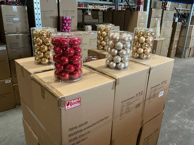 Partij diverse glazen kerstballen 60mm 30/tube (94 tubes) - afbeelding 11 van  18