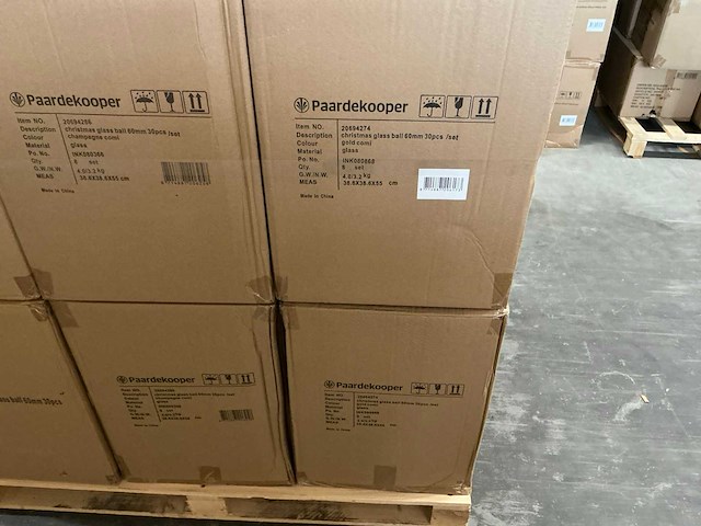 Partij diverse glazen kerstballen 60mm 30/tube (94 tubes) - afbeelding 16 van  18