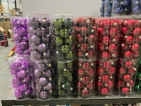 Partij diverse glazen kerstballen 80mm 15/tube (112 tubes) - afbeelding 12 van  20