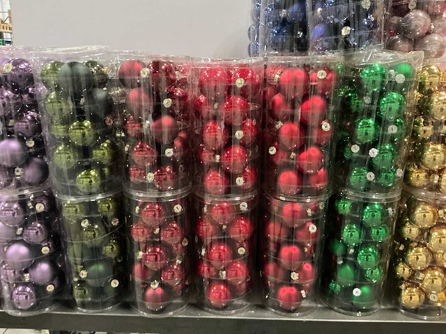 Partij diverse glazen kerstballen 80mm 15/tube (112 tubes) - afbeelding 17 van  20