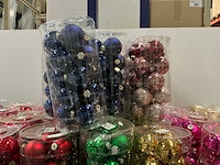 Partij diverse glazen kerstballen 80mm 15/tube (112 tubes) - afbeelding 2 van  20