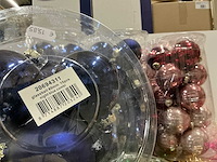 Partij diverse glazen kerstballen 80mm 15/tube (112 tubes) - afbeelding 3 van  20